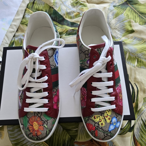 Gucci Multicolor Floral Women's Sneakers - Picture 1 of 9